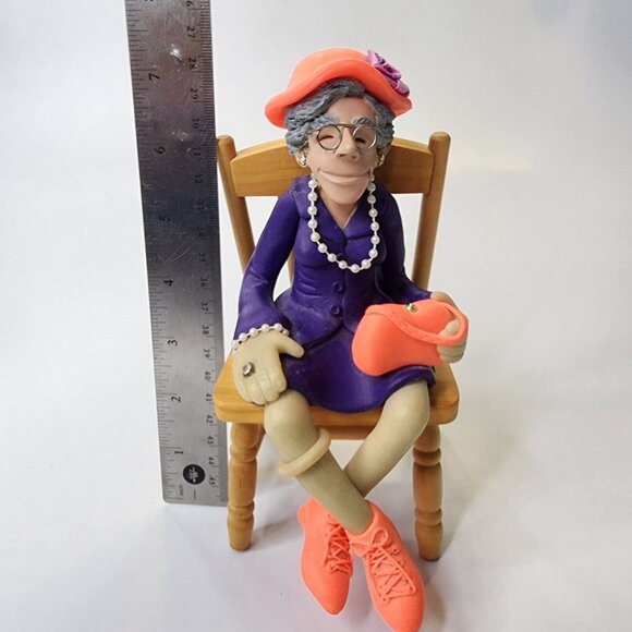 Diana Manning Limited Edition Shelf Sitter Old Church Lady Purple Dress Pearls - Picture 11 of 13